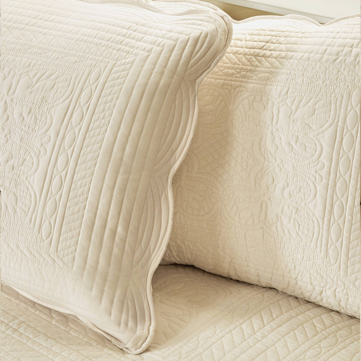 Tuscany 6 Piece Reversible Scalloped Edge Daybed Cover Set - Cream