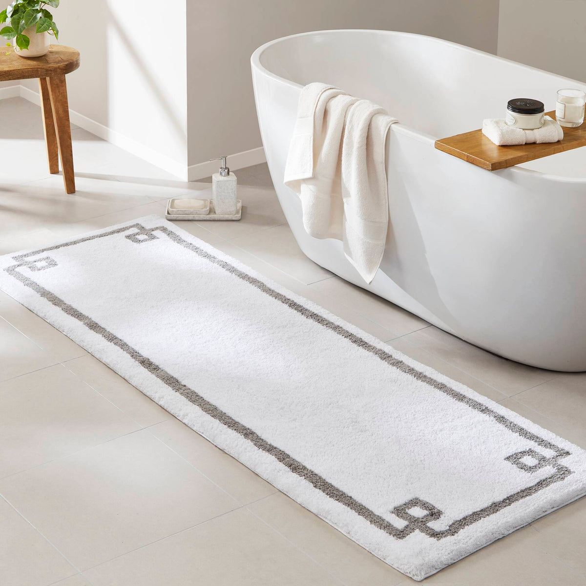 Evan Cotton Tufted Bath Rug - White