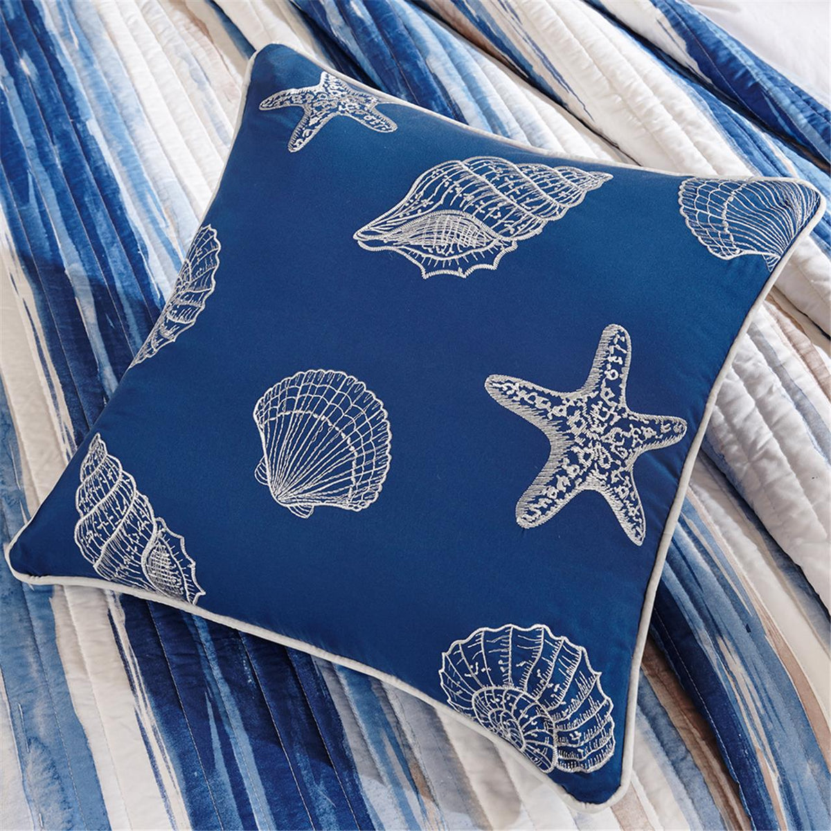 Marina 6 Piece Printed Quilt Set with Throw Pillows - Blue