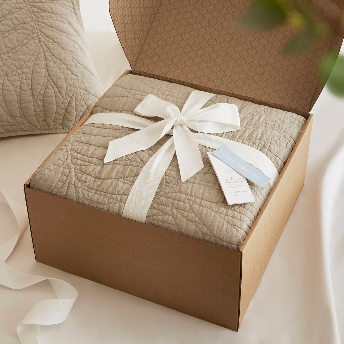 Botanical Leaves 3 Piece Cotton Quilt Set - Linen