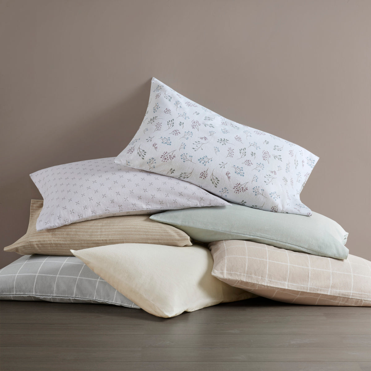 Cozy Cotton Flannel Printed Sheet Set - White Tossed Botanical