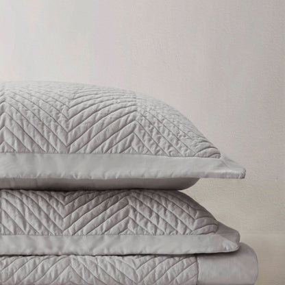 Liam Hotel 3 Piece Cotton Quilt Set - Light Gray