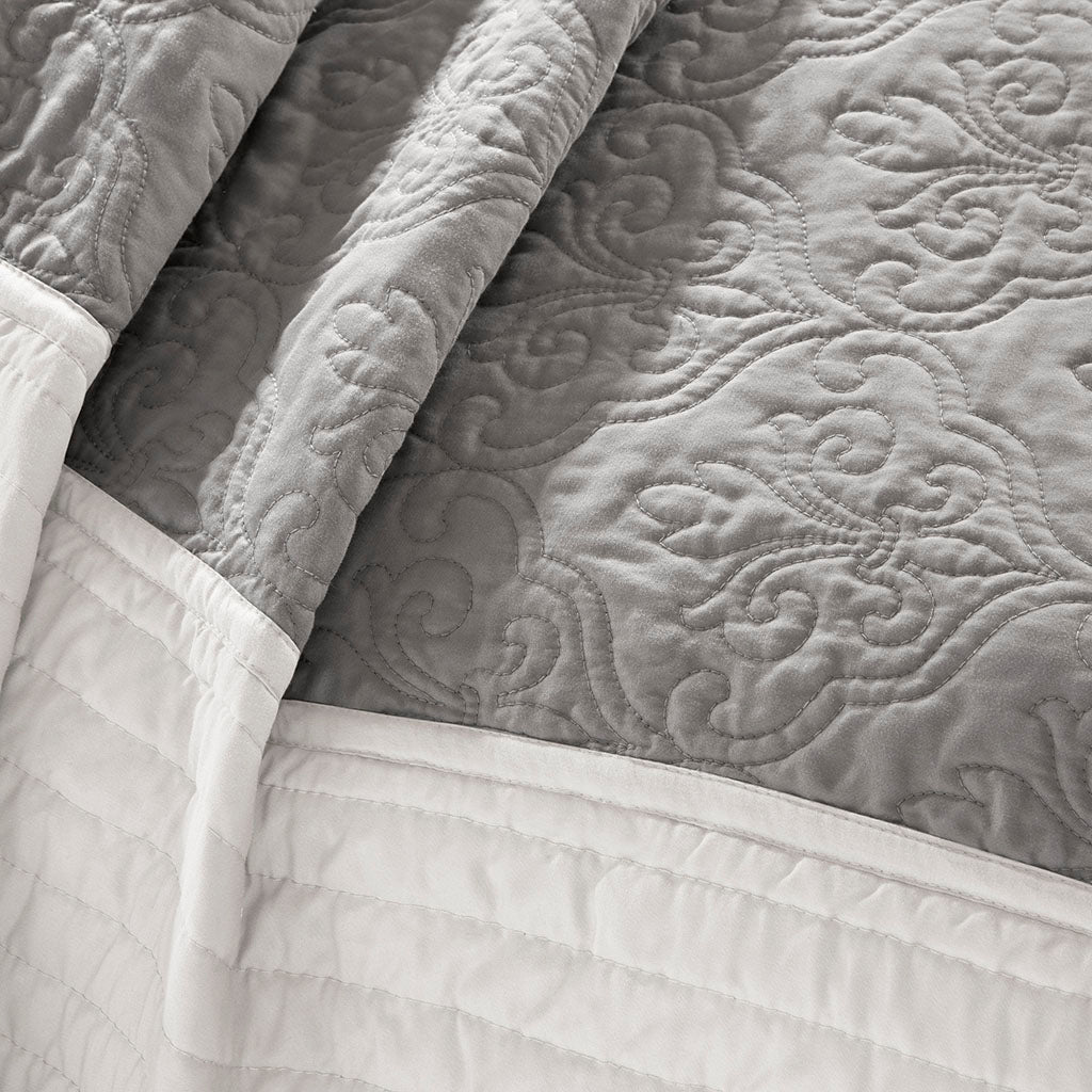 Attingham 7 Piece Quilt Set with Euro Shams and Throw Pillows - Black