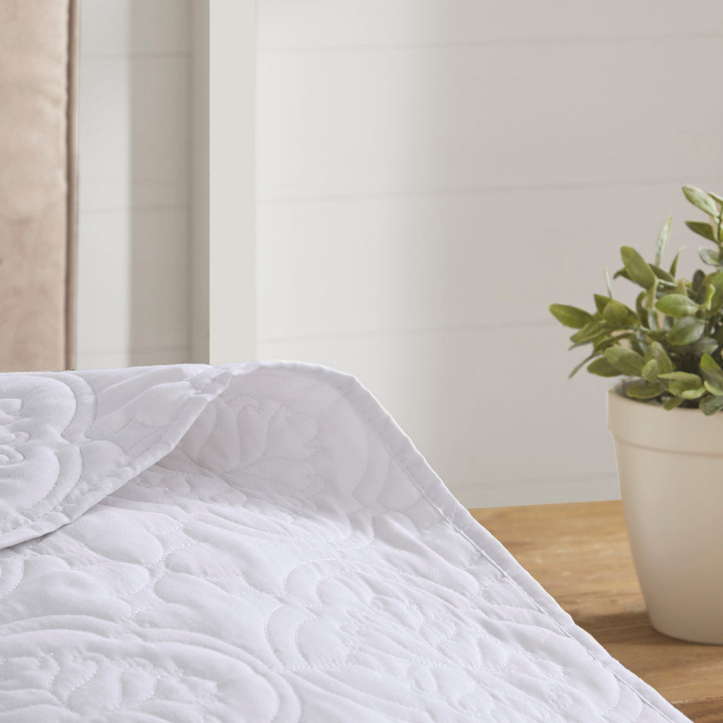 Oakley 3 Piece Reversible Bedspread Set - White