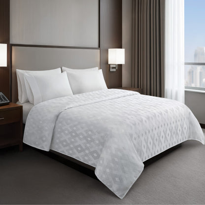 Jacquard Essential Nova Coverlet - White