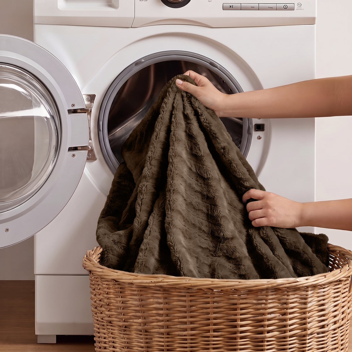 Duke Long Fur Throw - Brown