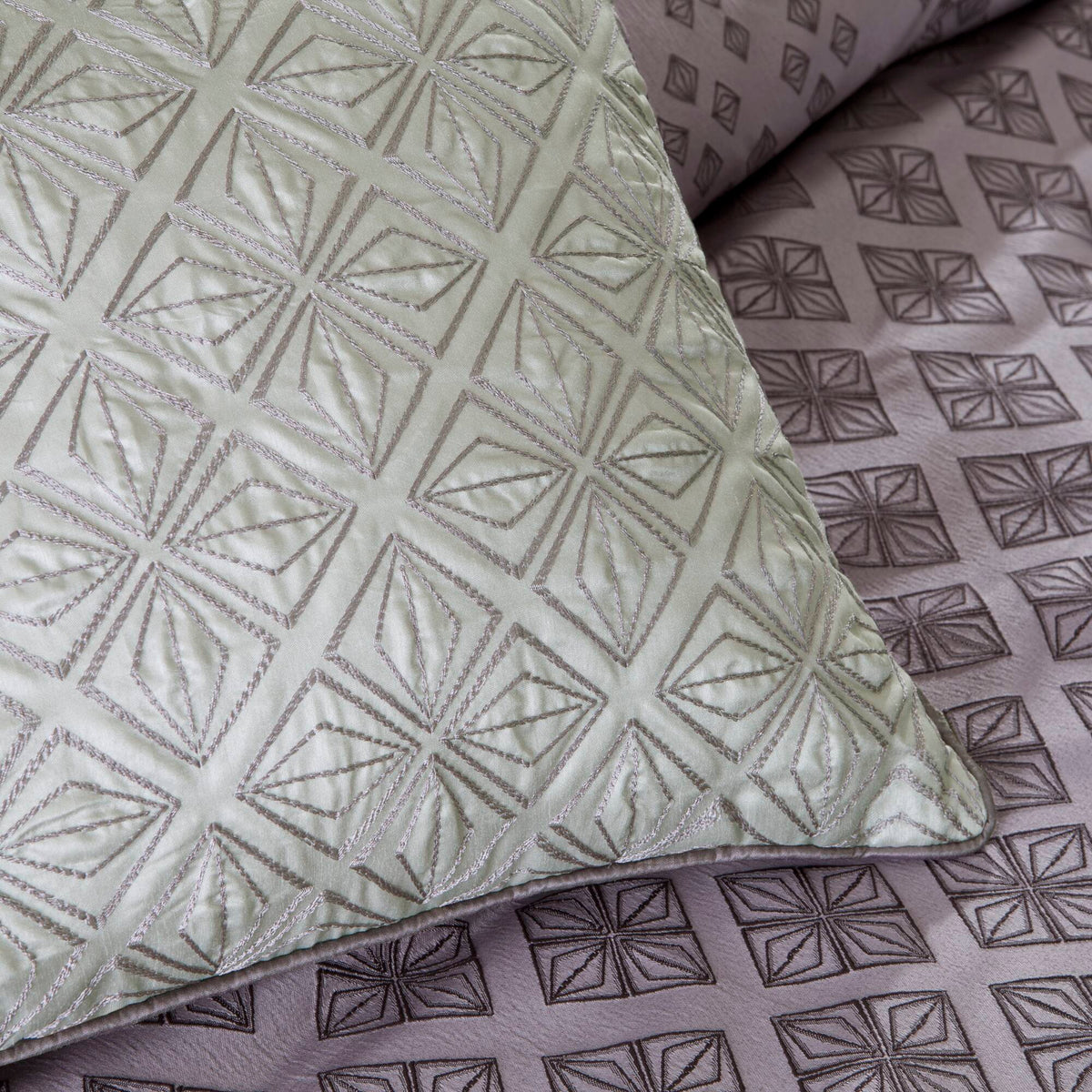 Biloxi 6 Piece Jaquard Duvet Cover Set - Purple