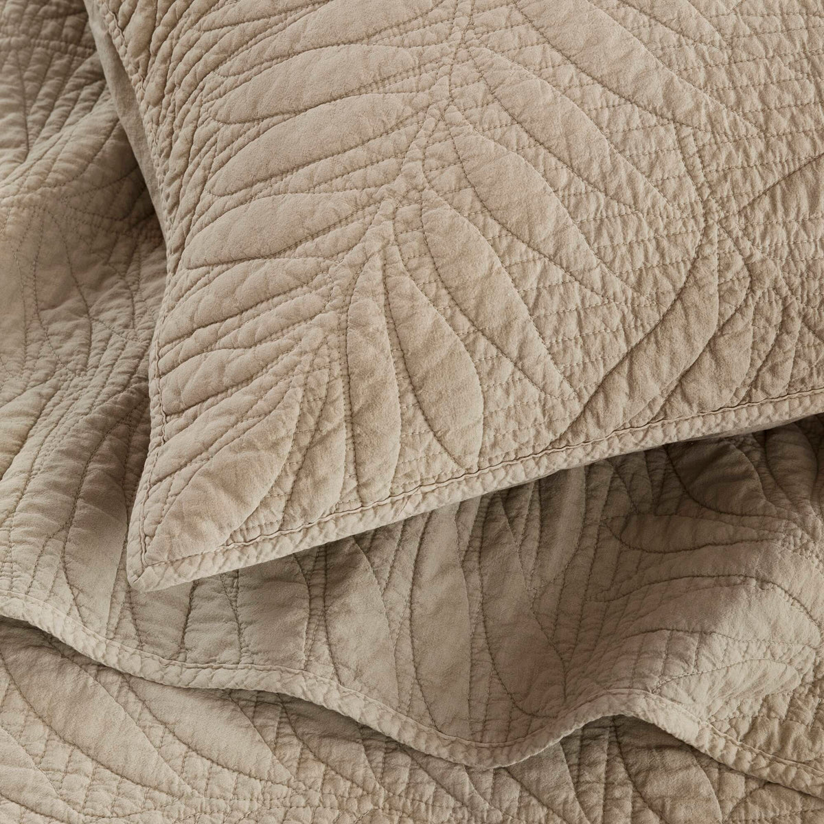Botanical Leaves 3 Piece Cotton Quilt Set - Linen