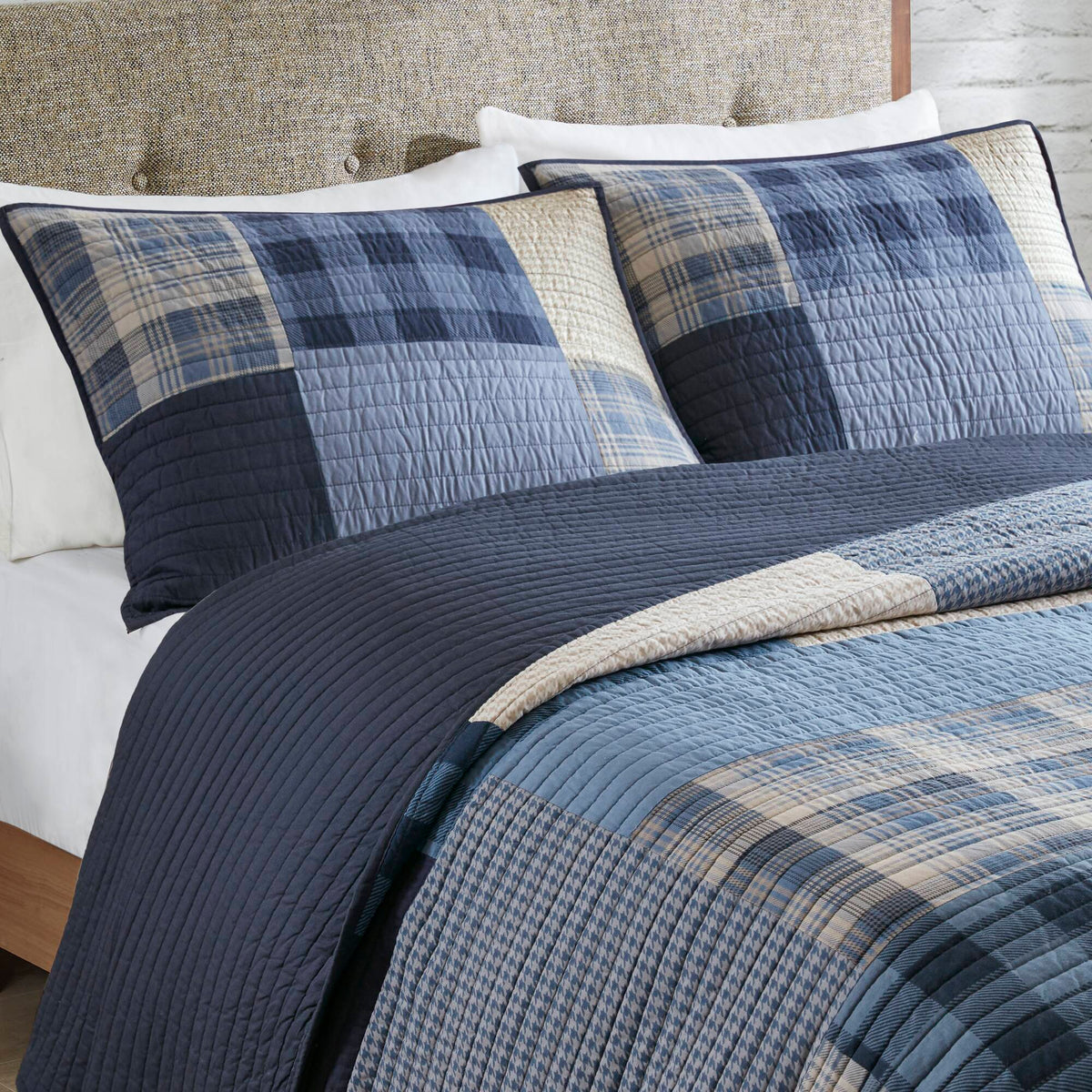 Winter Hills Oversized Cotton Quilt Set - Blue