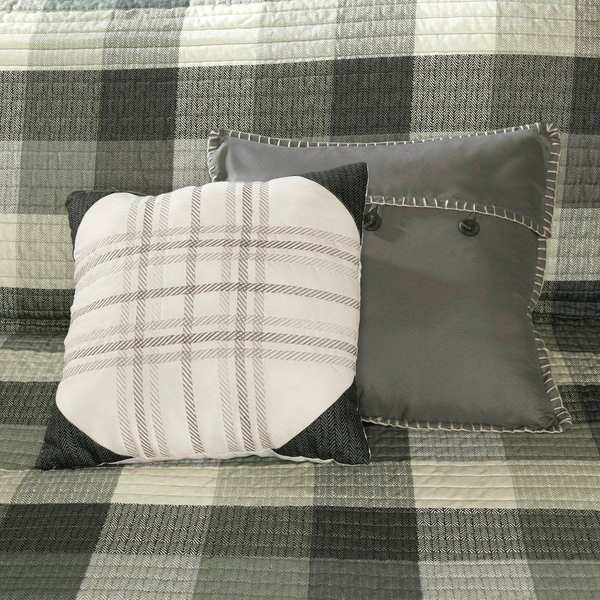 Ridge 6 Piece Printed Herringbone Quilt Set with Throw Pillows - Grey