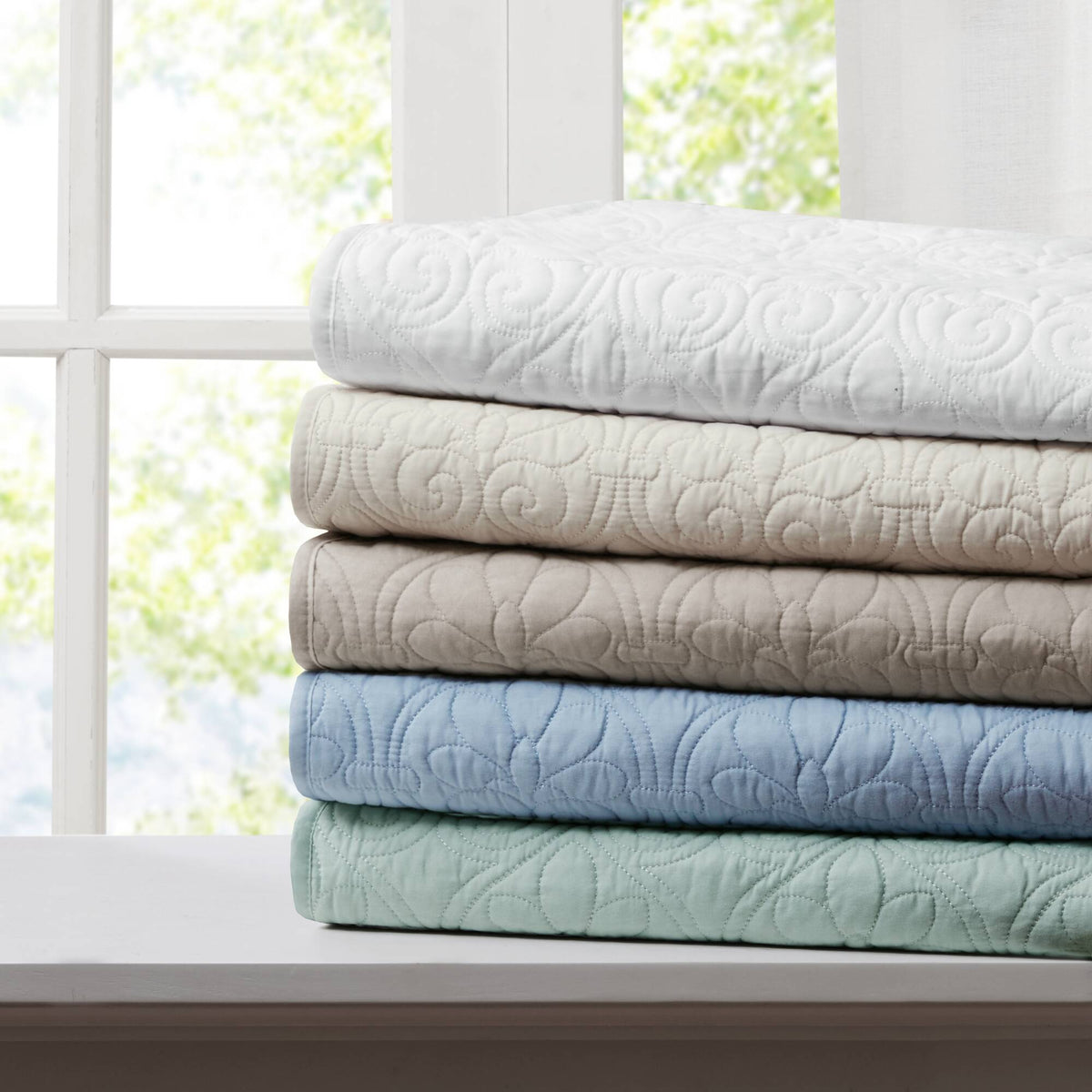 Quebec Oversized Quilted Throw - White
