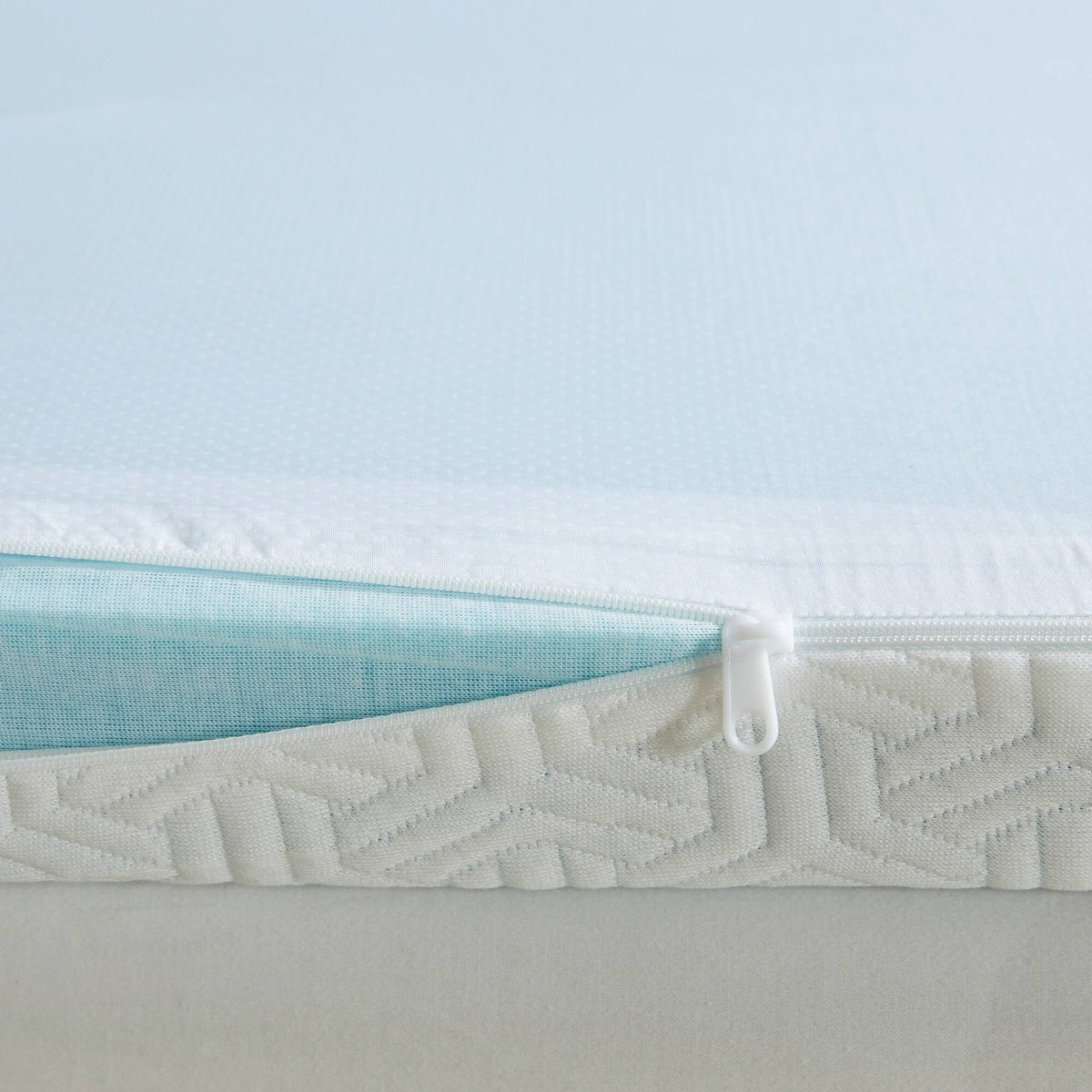 2" Gel Memory Foam with 3M Cover White Mattress Topper Mattress Topper By Olliix/JLA HOME (E & E Co., Ltd)