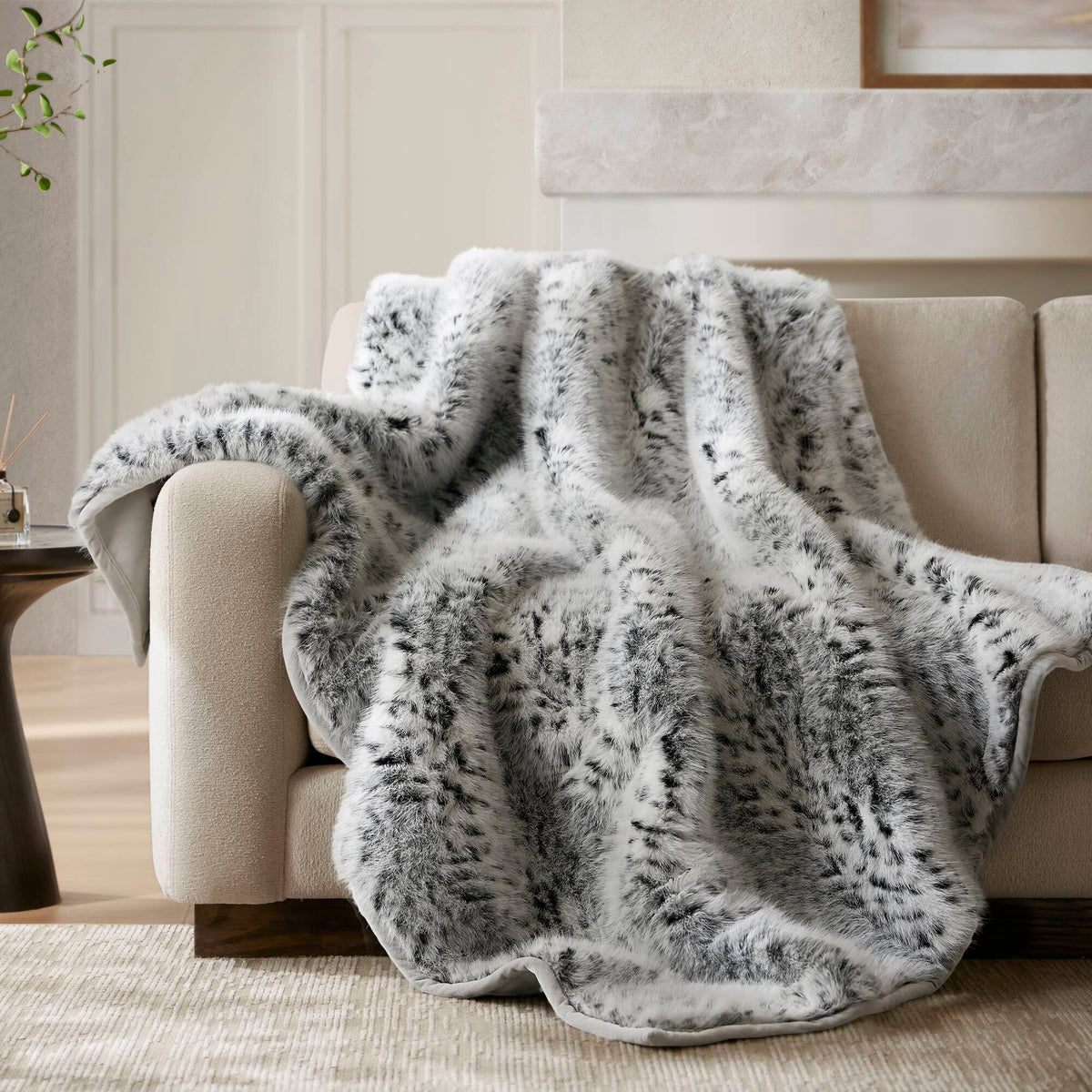 Botswana Animal Print Faux Fur Throw Blanket - Snow Leopard