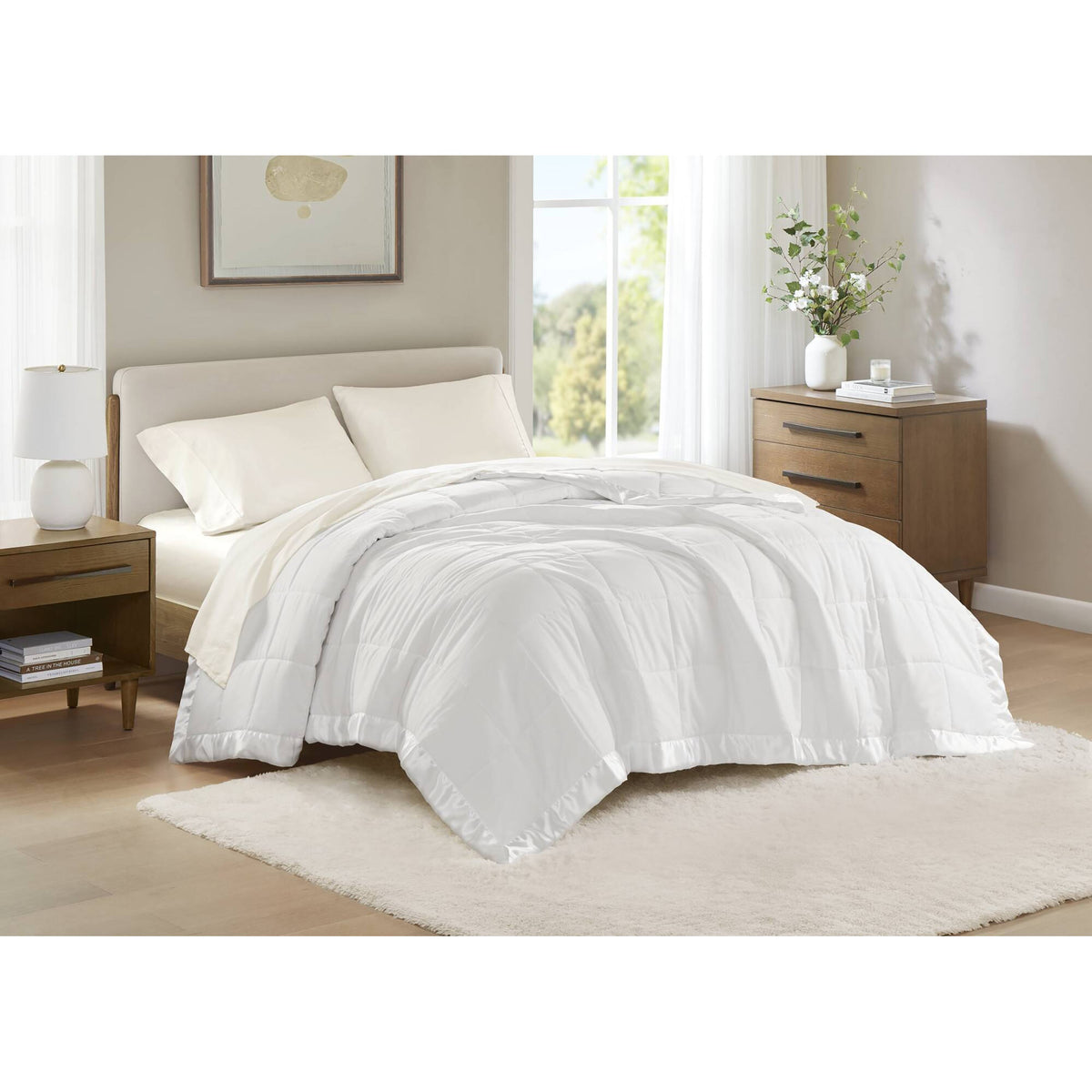 Windom Lightweight Down Alternative Blanket with Satin Trim - White