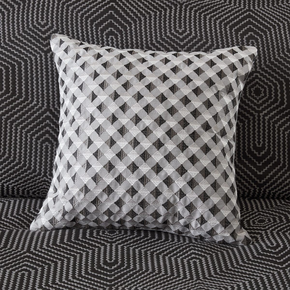 Shades of Serenity Jacquard Comforter Set - Black