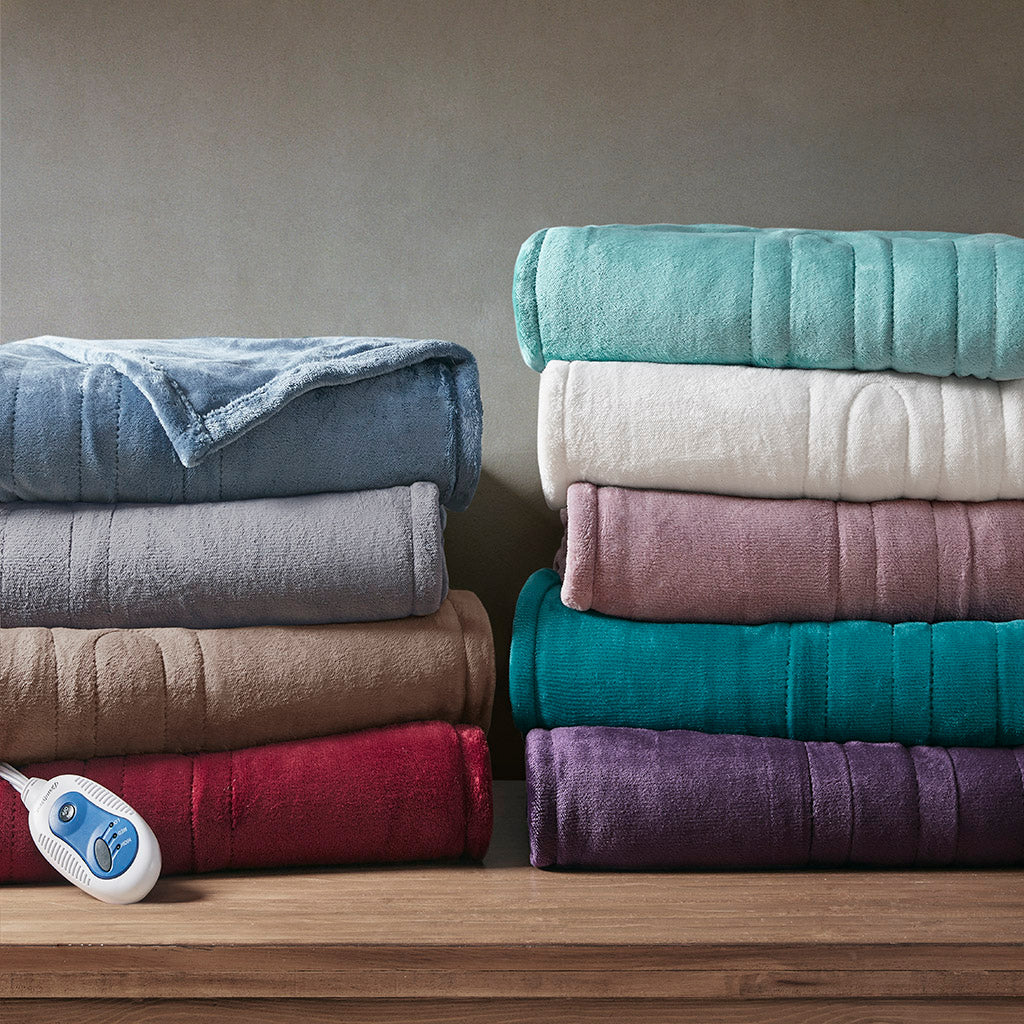 Plush Heated Throw - Purple