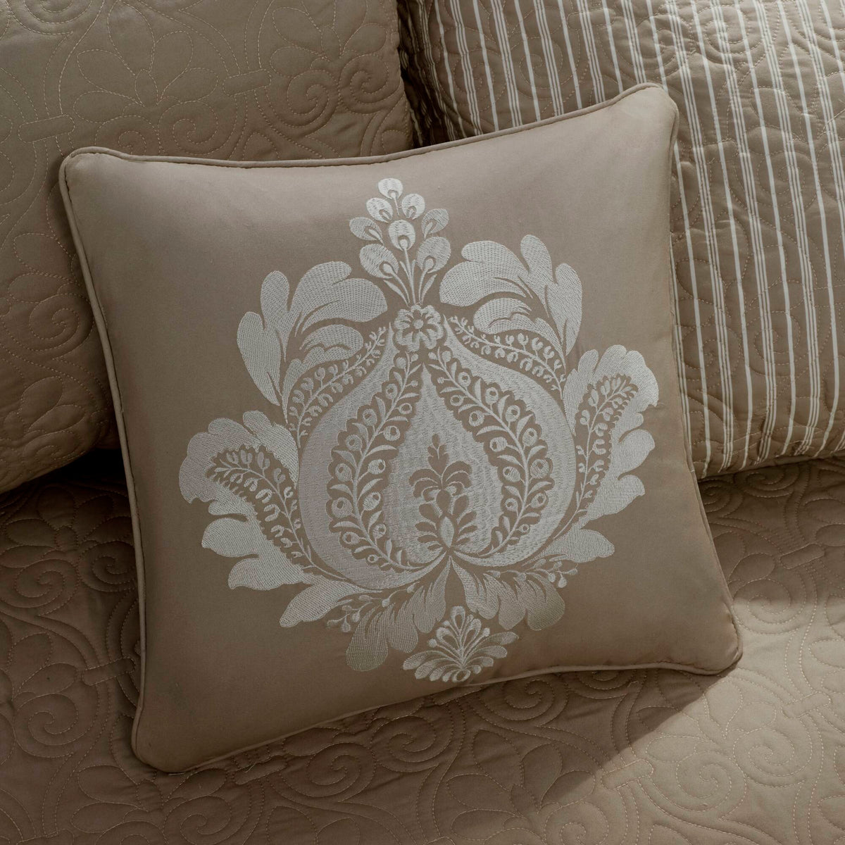 Quebec 6 Piece Reversible Daybed Cover Set - Khaki