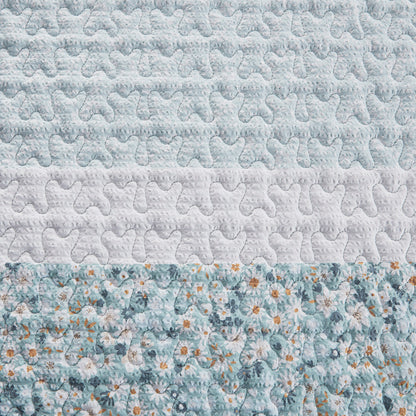 Caralie 4 Piece Seersucker Quilt Set with Throw Pillow - Aqua