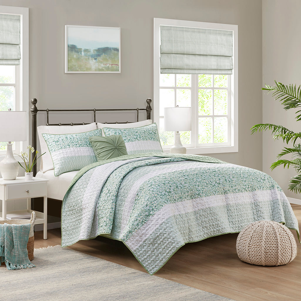 Caralie 4 Piece Seersucker Quilt Set with Throw Pillow - Green