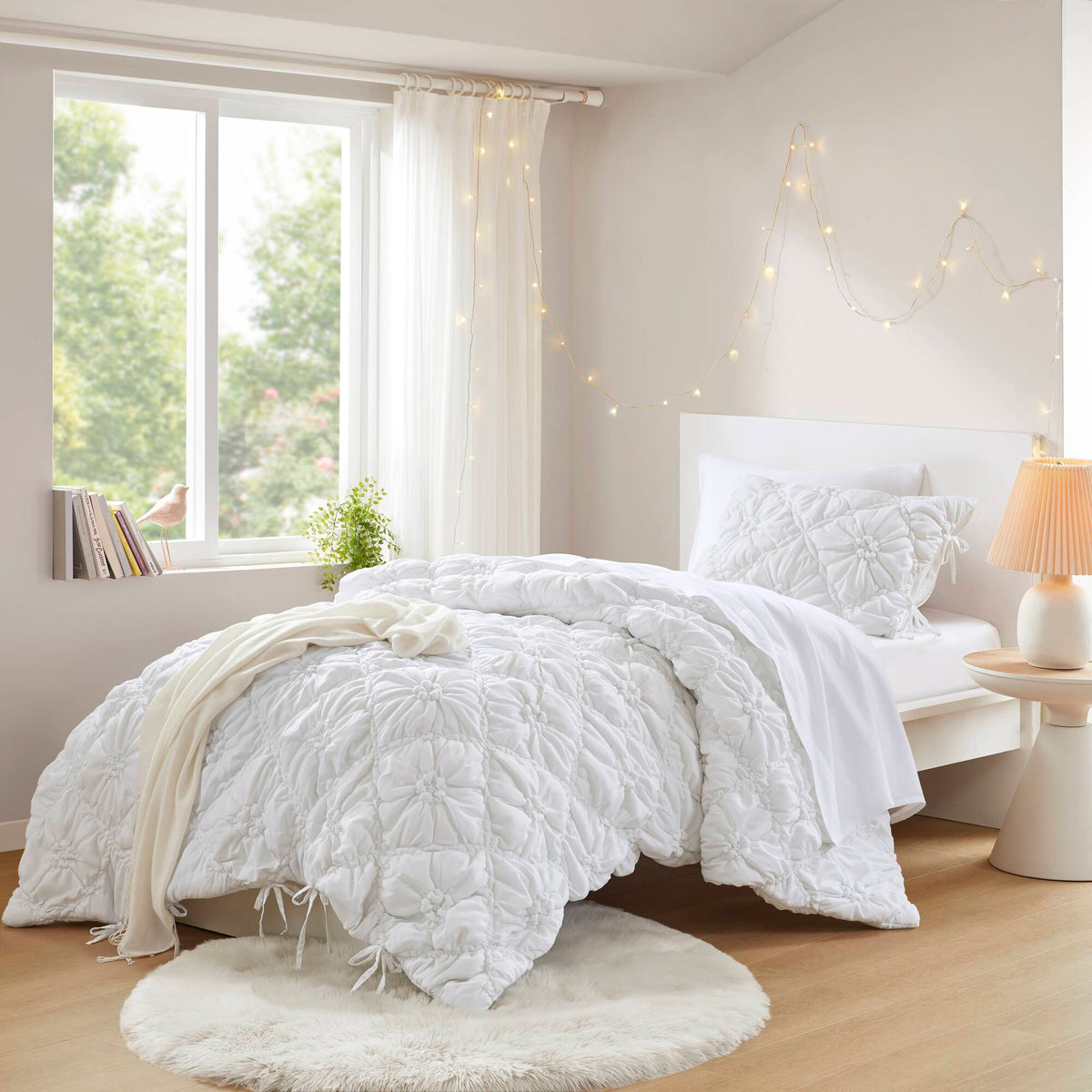 Lily Comforter Set - White