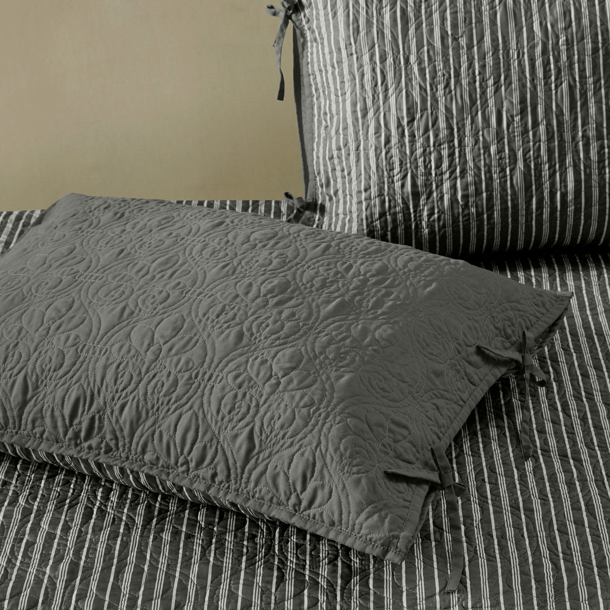 Quebec 6 Piece Reversible Daybed Cover Set - Dark Grey