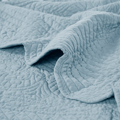 Tuscany Oversized Quilted Throw with Scalloped Edges - Blue
