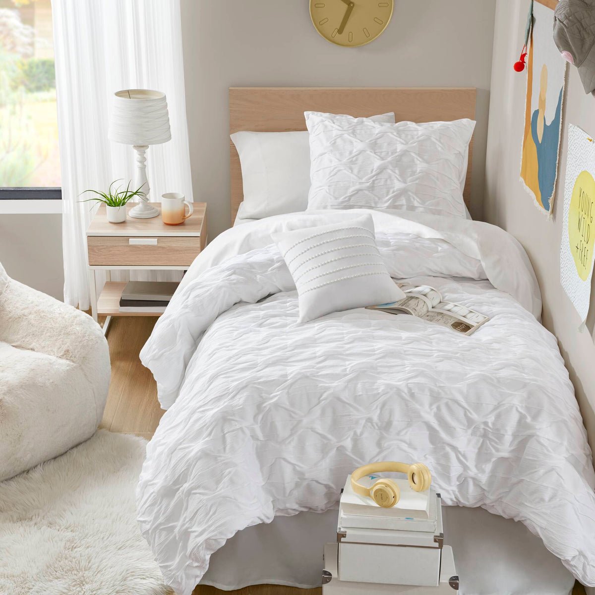Bailey Diamond Pintuck Pleated Woven Comforter Set - White