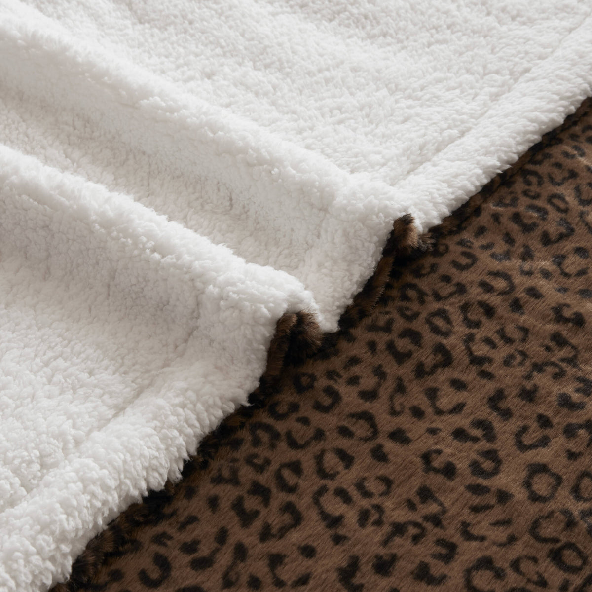 Heated Zuri Luxe Heated Throw - Leopard