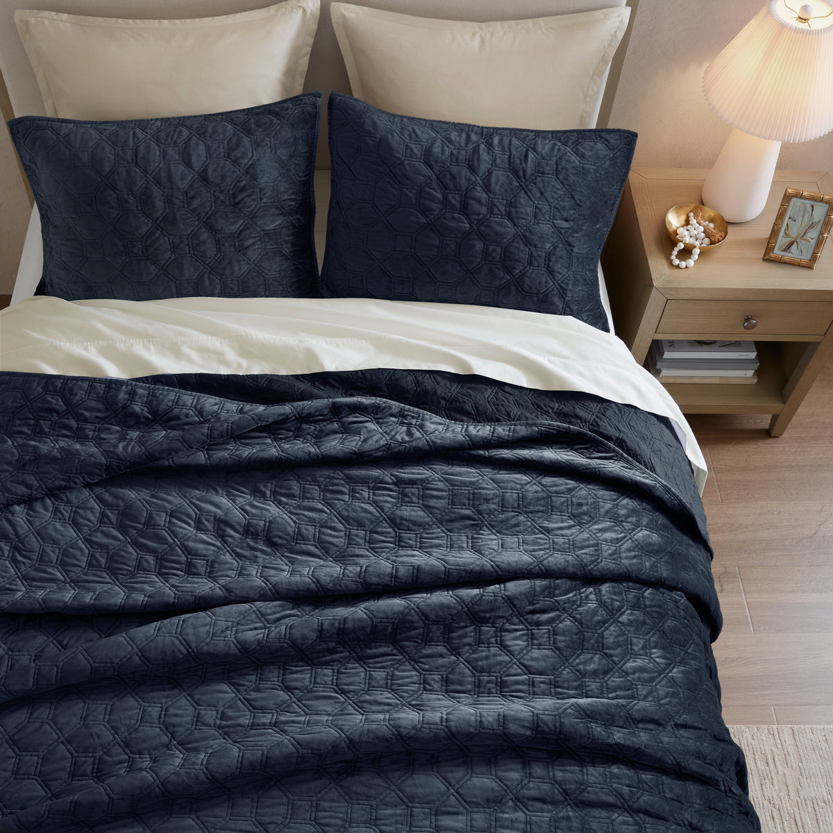 Harper 3 Piece Velvet Quilt Set - Navy