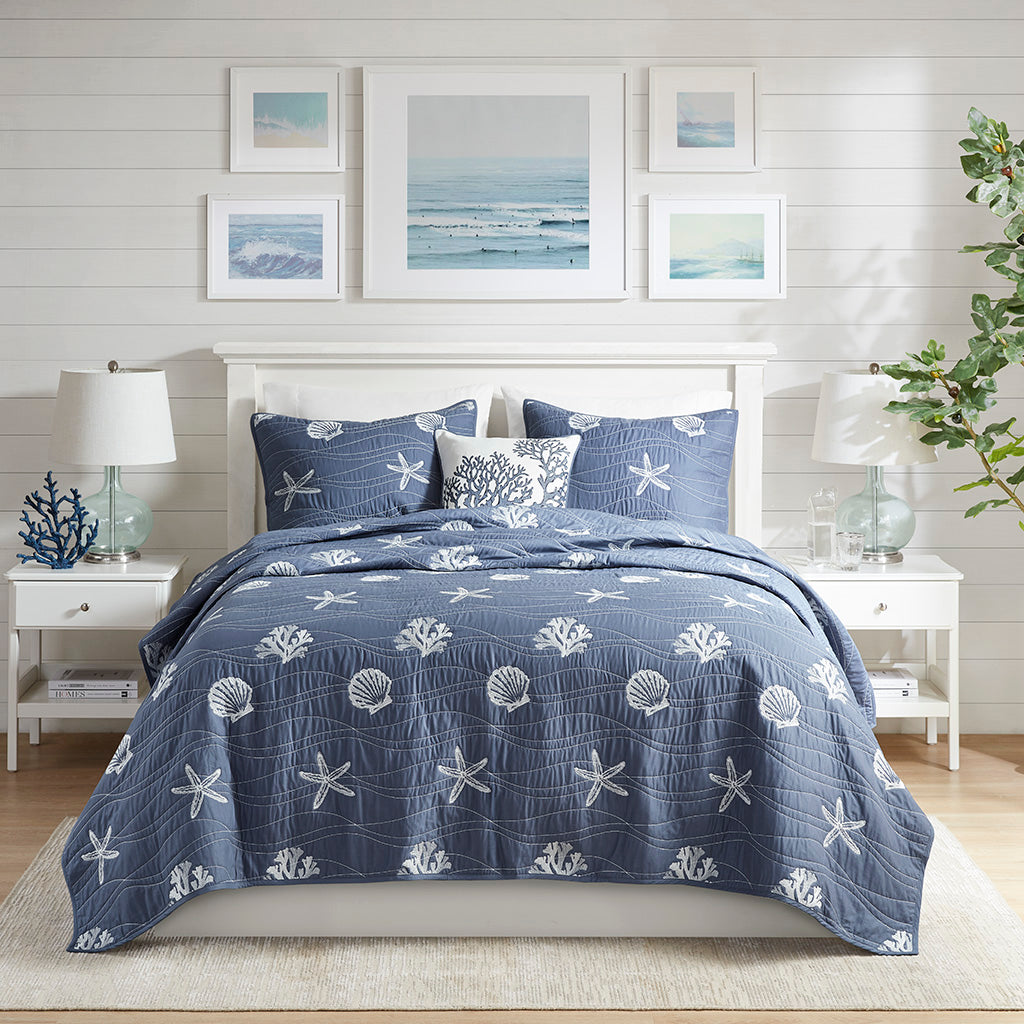 Seaside 4 Piece Cotton Reversible Embroidered Quilt Set with Throw Pillow - Navy