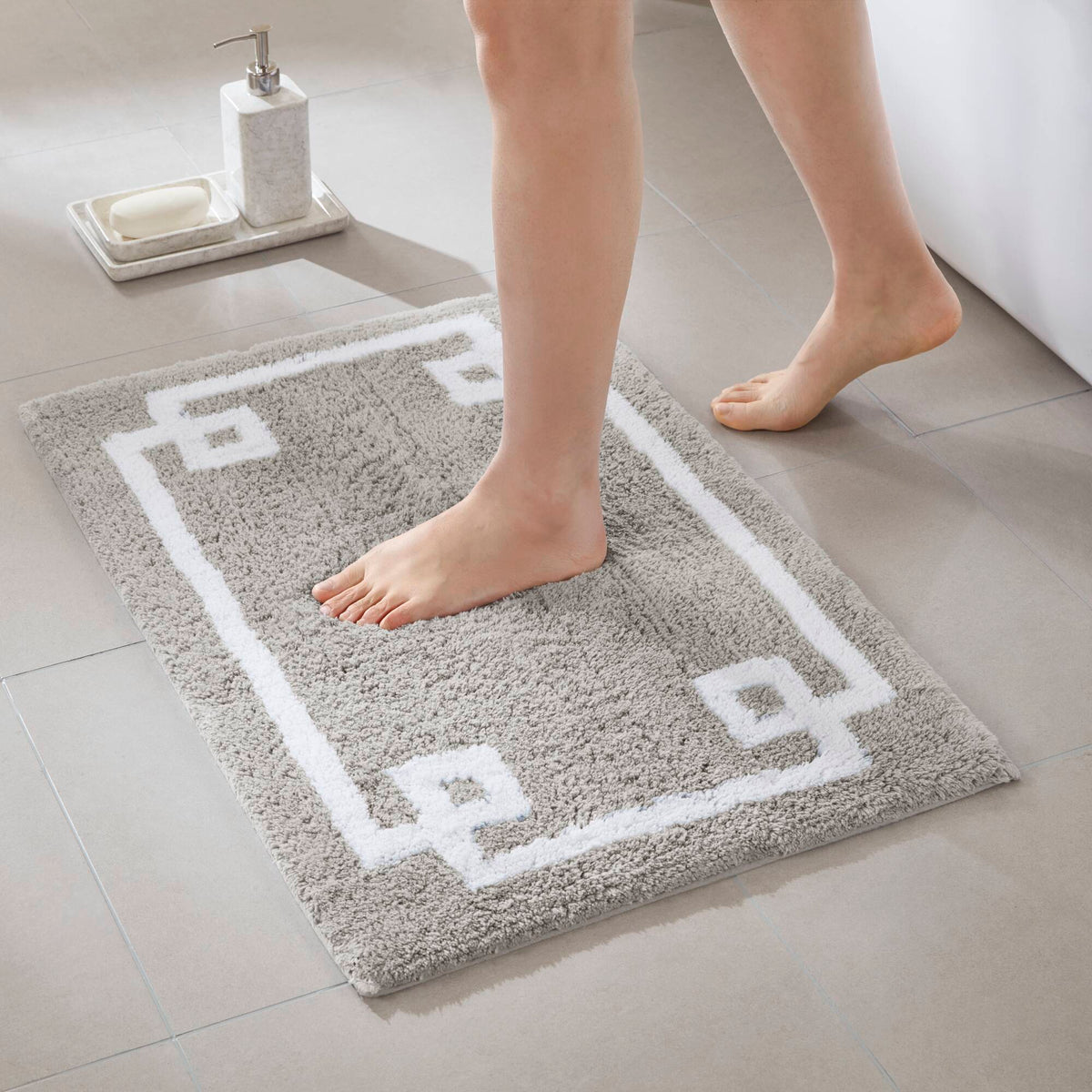 Evan Cotton Tufted Bath Rug - Grey
