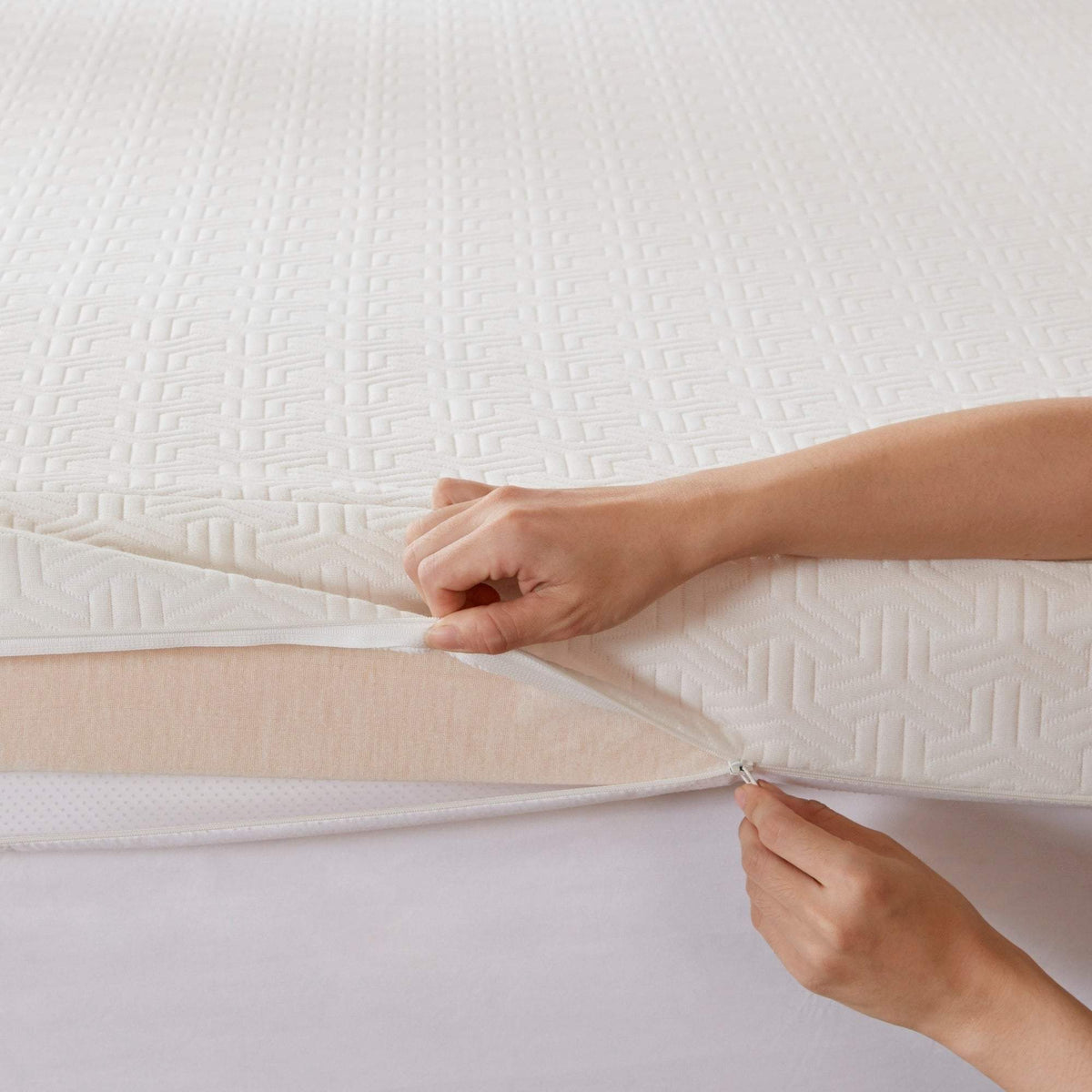 4" Gel Memory Foam with 3M Cover White Mattress Topper Mattress Topper By Olliix/JLA HOME (E & E Co., Ltd)