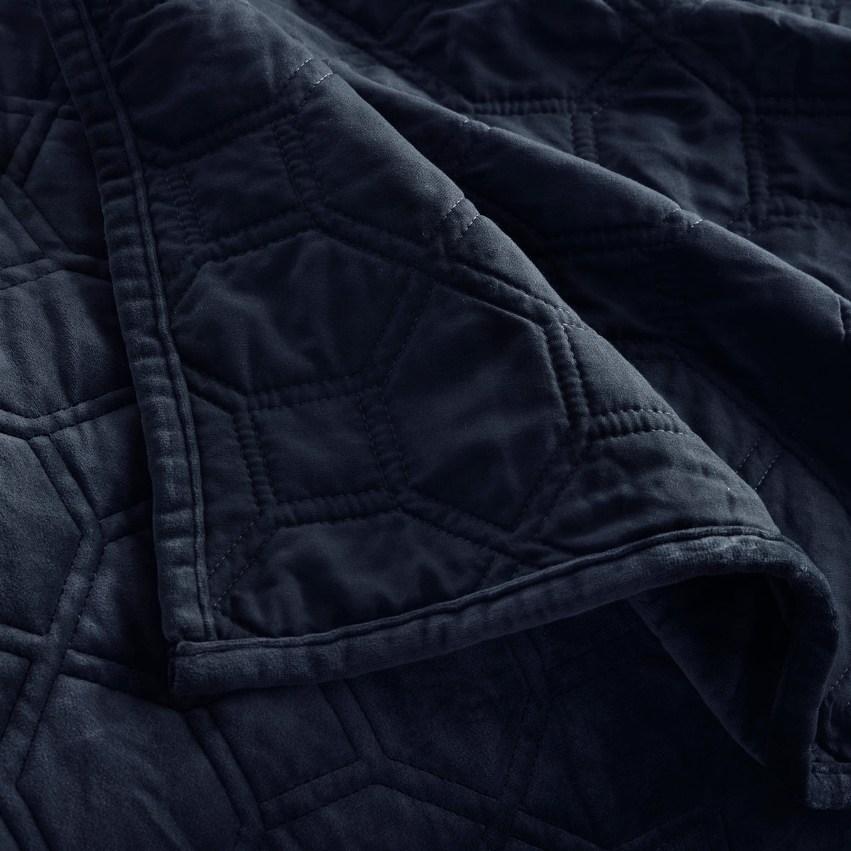 Harper 3 Piece Velvet Quilt Set - Navy
