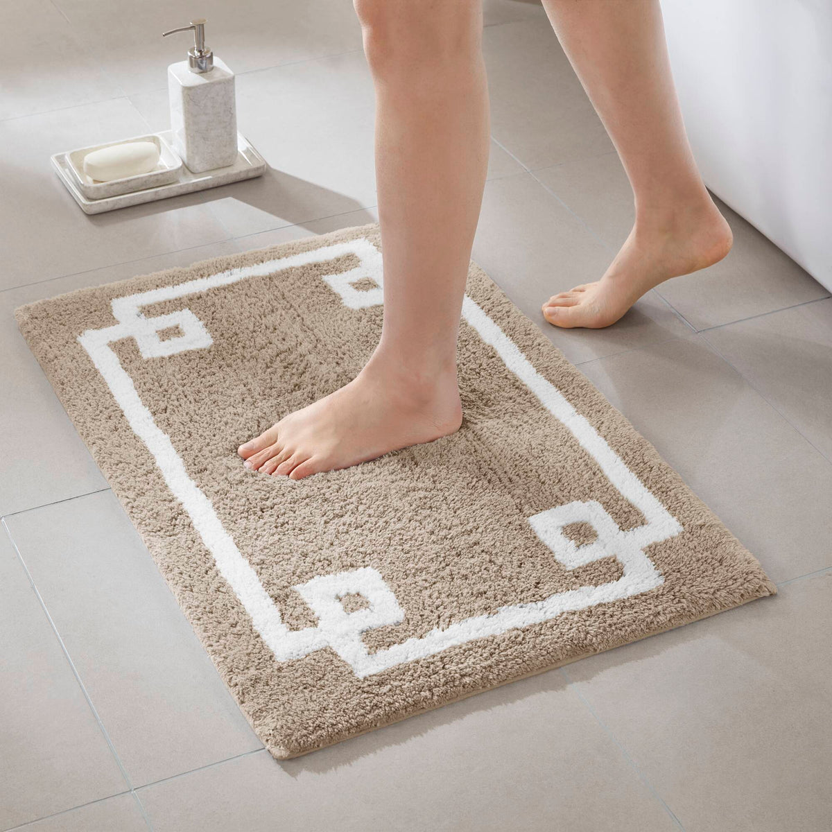 Evan Cotton Tufted Bath Rug - Taupe