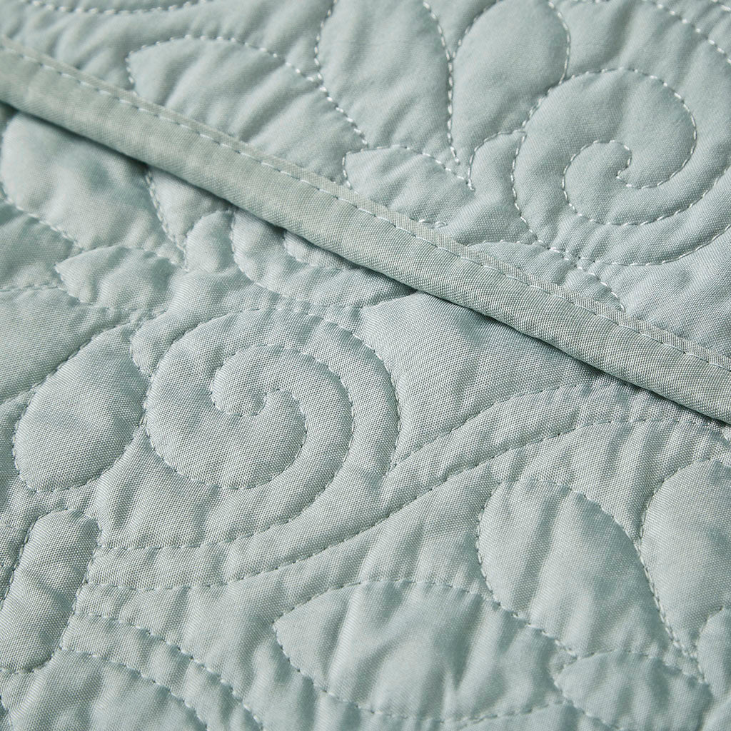 Quebec Oversized Quilted Throw - Seafoam