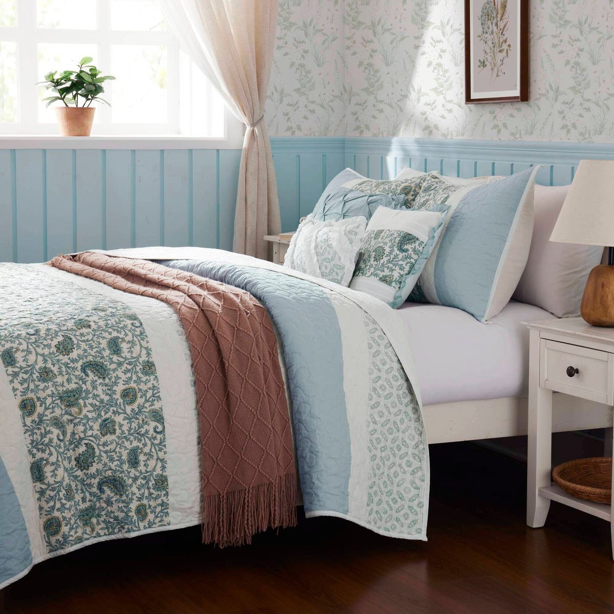 Dawn 6 Piece Cotton Percale Quilt Set with Throw Pillows - Aqua