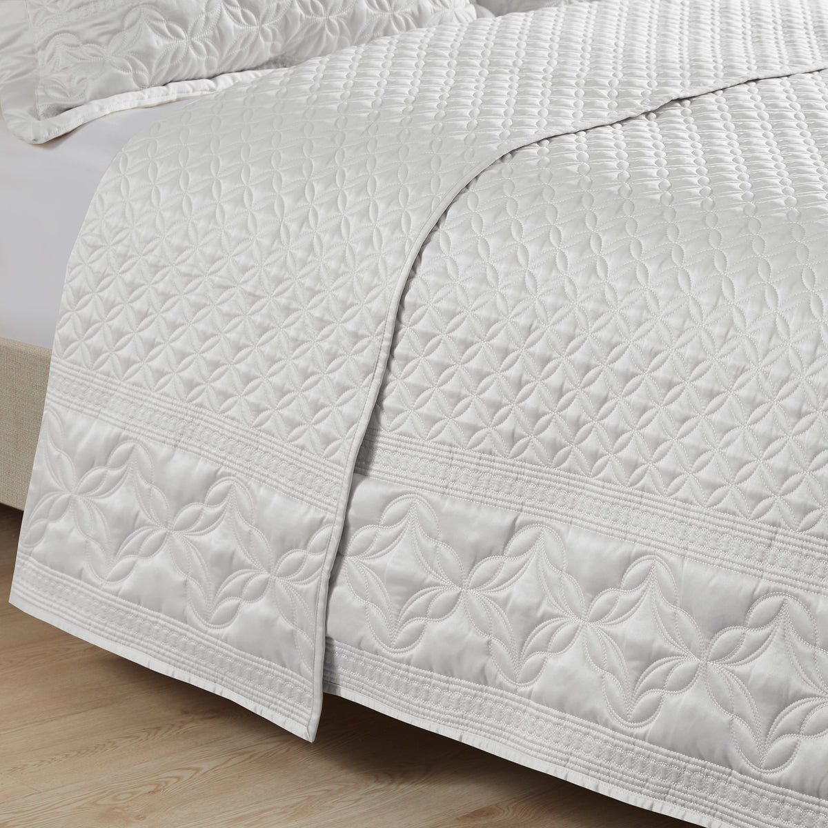 Versailles 3 Piece Quilt Set - Grey