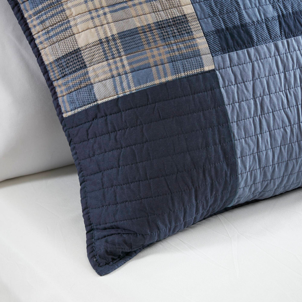 Winter Hills Oversized Cotton Quilt Set - Blue