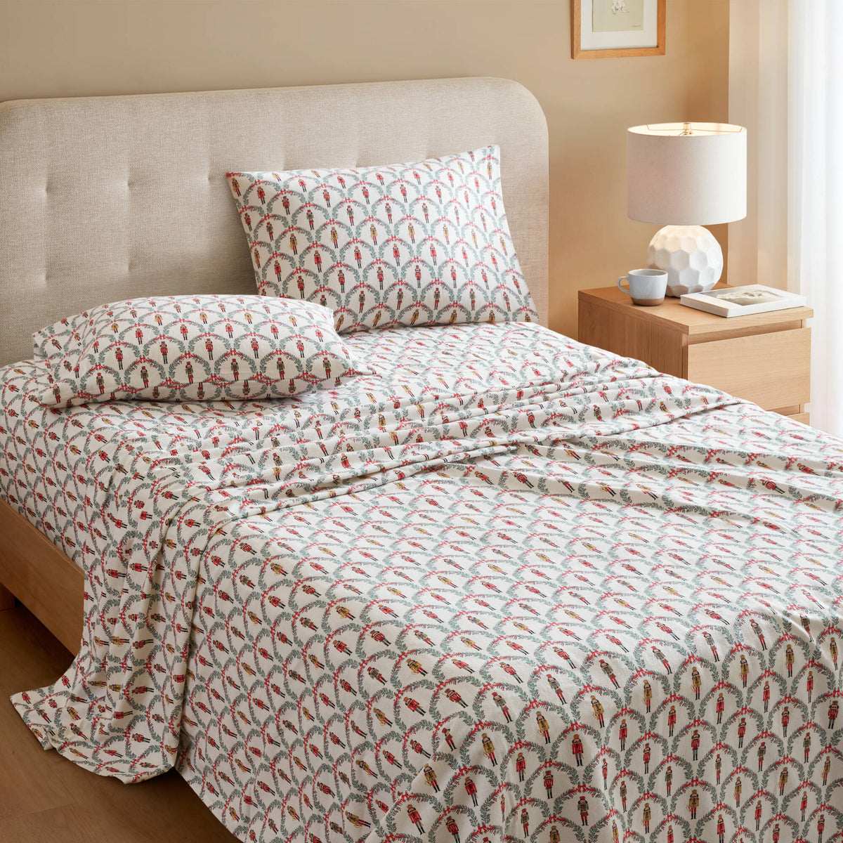Cozy Cotton Flannel Printed Sheet Set - Scallop Nutcracker