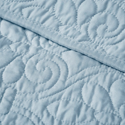 Quebec Oversized Quilted Throw - Blue