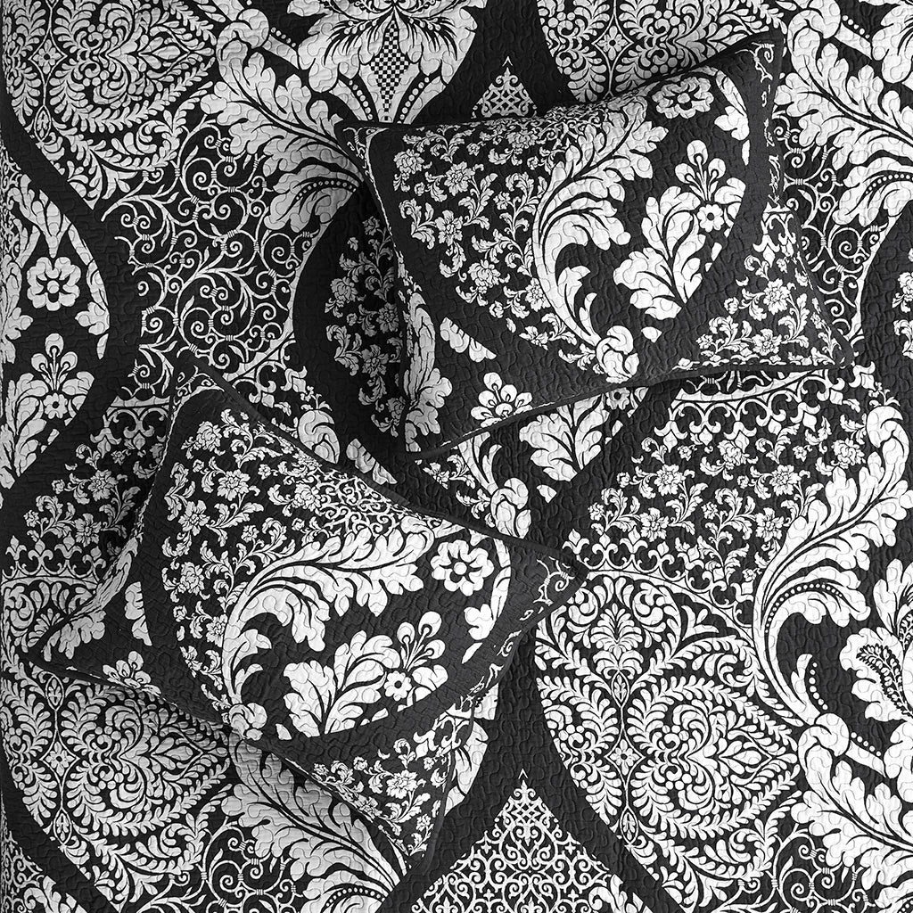 Vienna 6 Piece Printed Cotton Quilt Set with Throw Pillows - Black