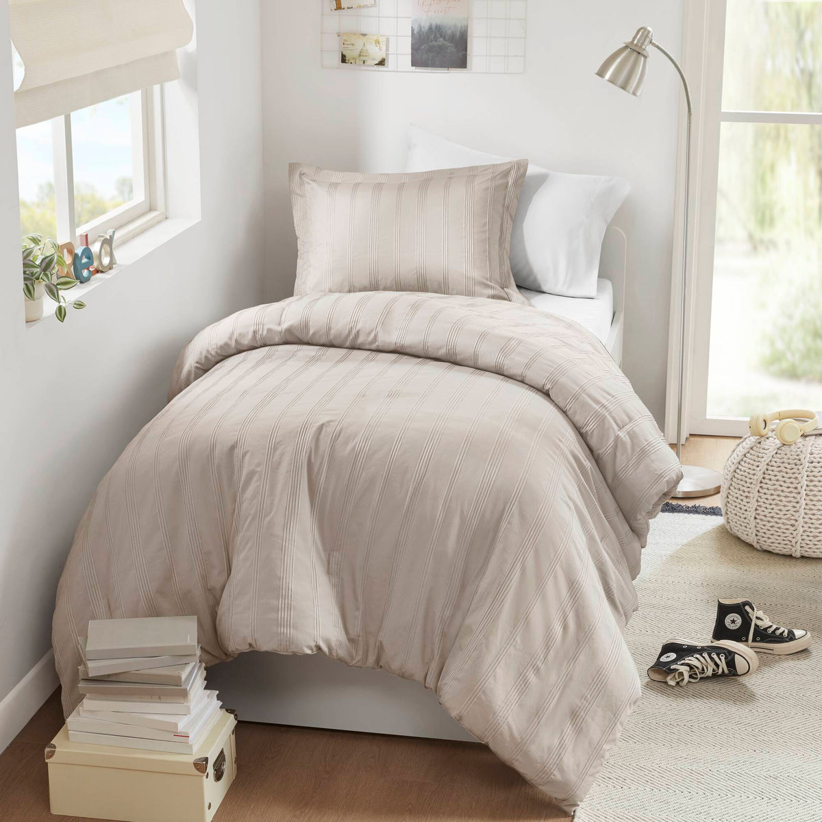 Logan Striped Reversible Pintuck Pleated Duvet Set - Neutral