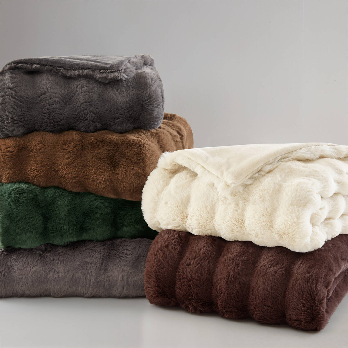 Vivienne Faux Fur Throw - Bubble Charcoal