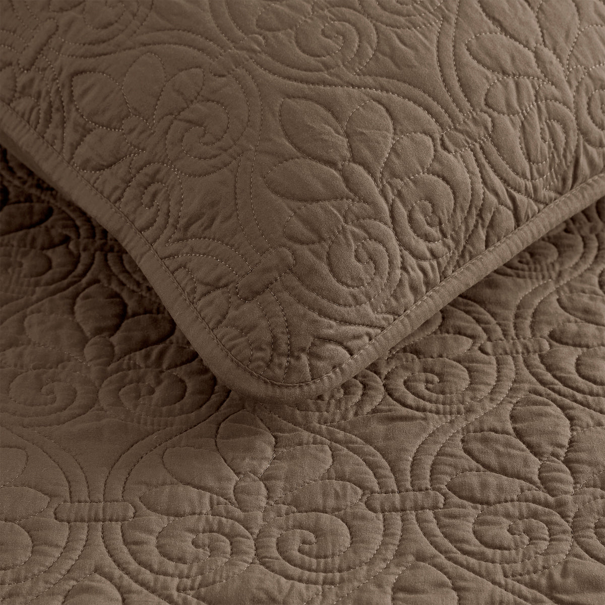 Quebec Reversible Quilt Set - Mocha