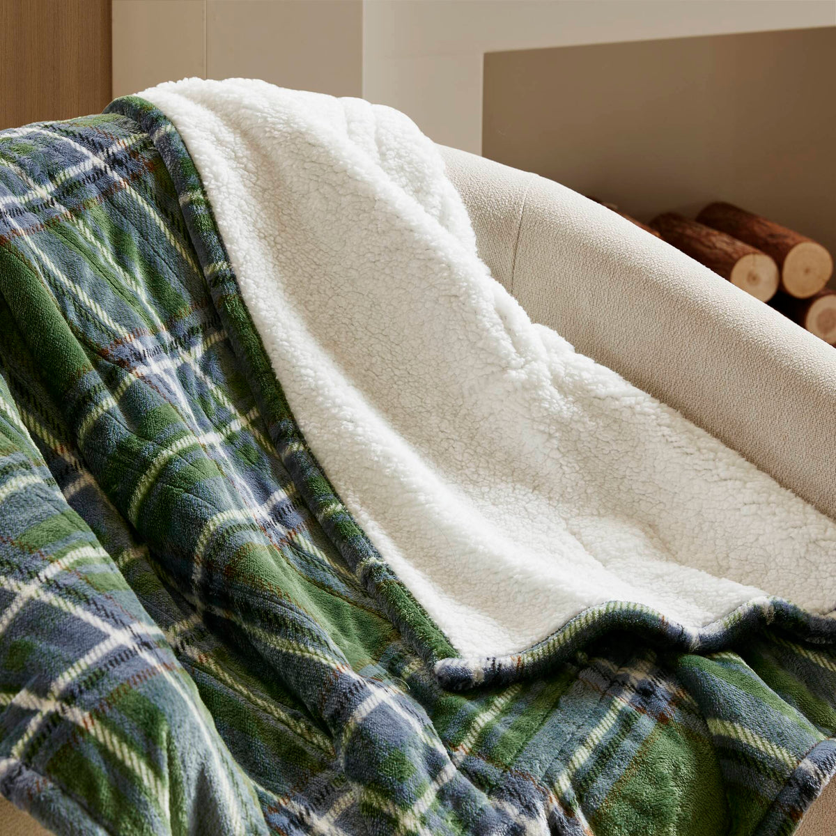 Print Plush to Sherpa Heated Throw - Green Plaid