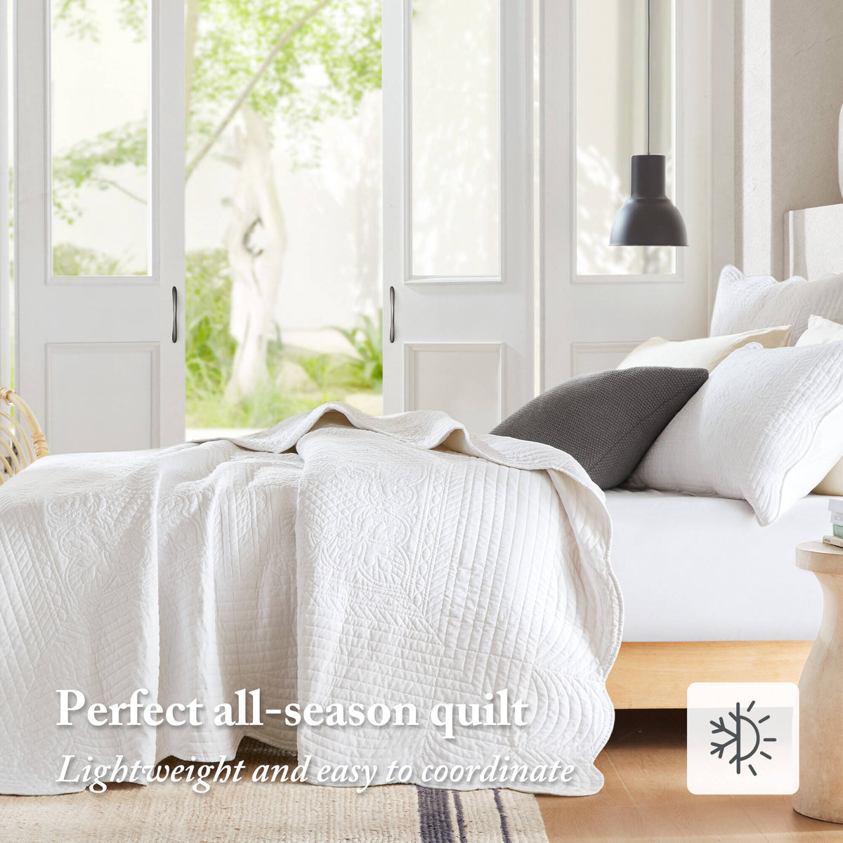 Tuscany 3 Piece Reversible Scalloped Edge Quilt Set - White