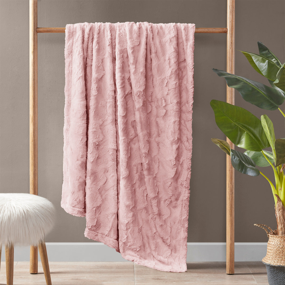Zuri Oversized Faux Fur Throw - Blush
