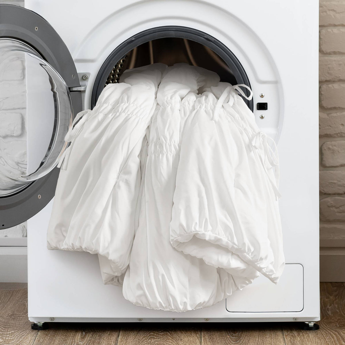 Mia Comforter Set - White