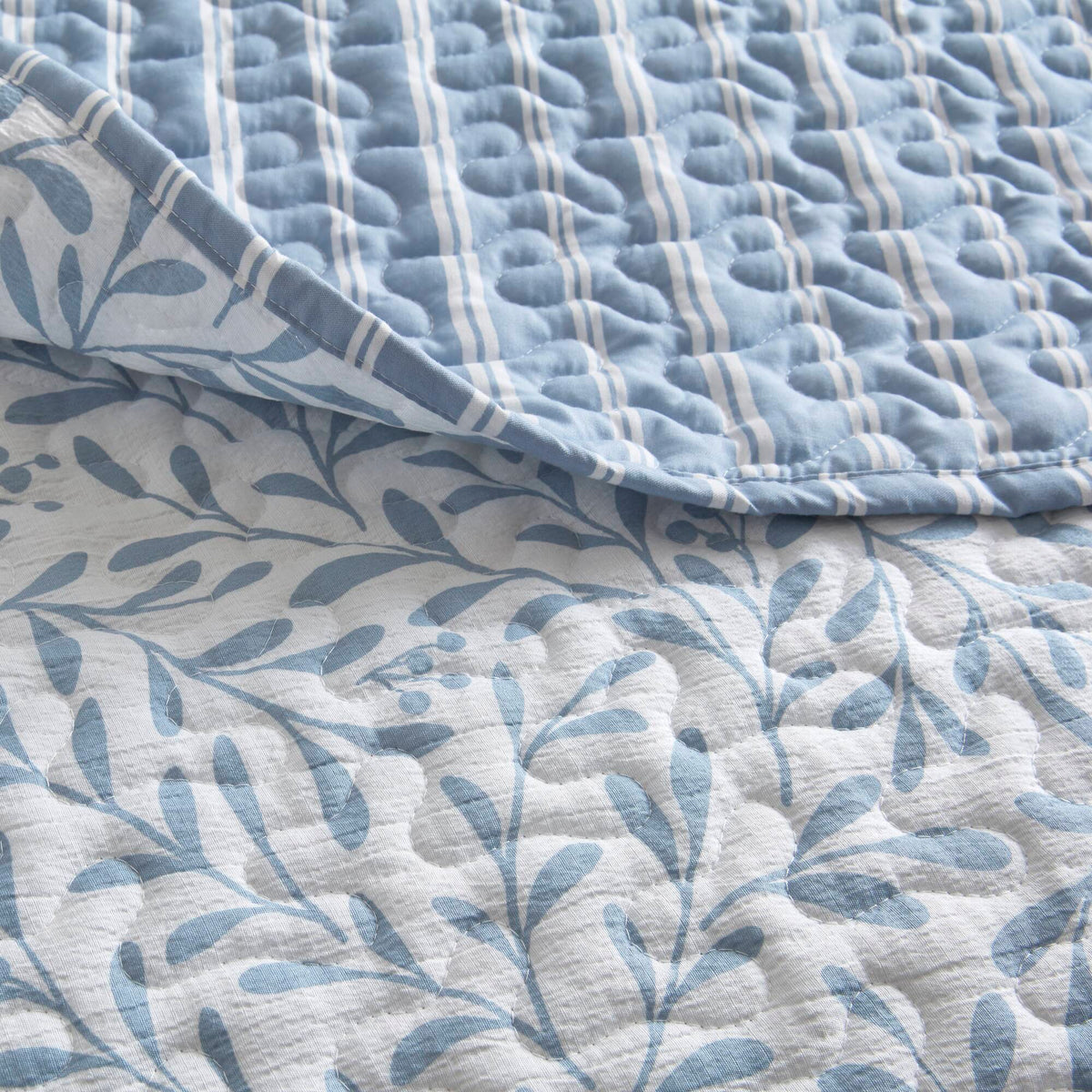Darcy 3 Piece Print Quilt Set - Blue