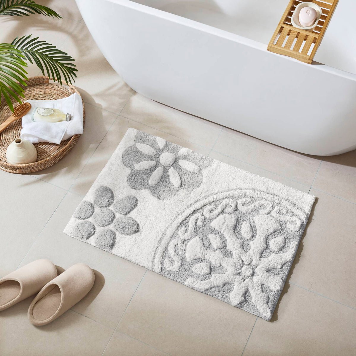 Casablanca Medallion Cotton Tufted Bath Rug - Grey